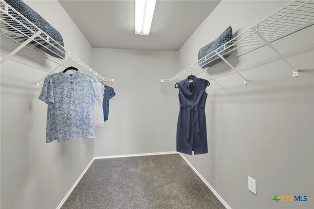 580 E Zipp Road, New Braunfels, TX 78130