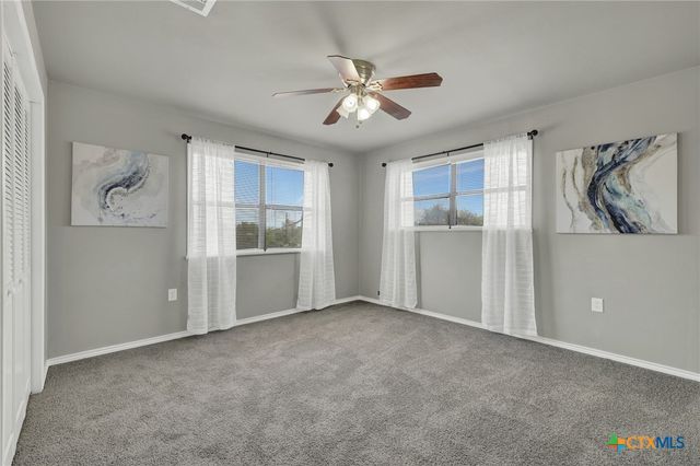 580 E Zipp Road, New Braunfels, TX 78130