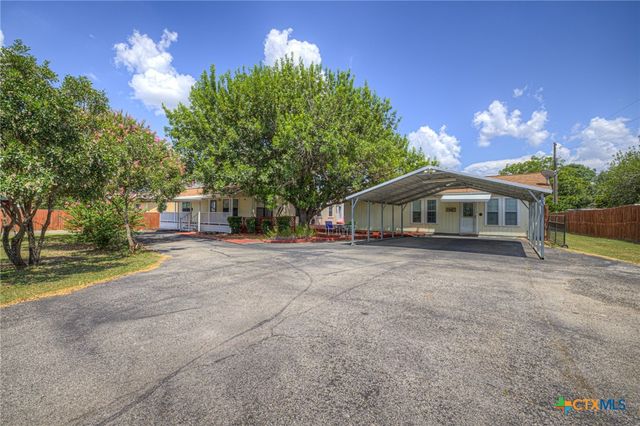 580 E Zipp Road, New Braunfels, TX 78130