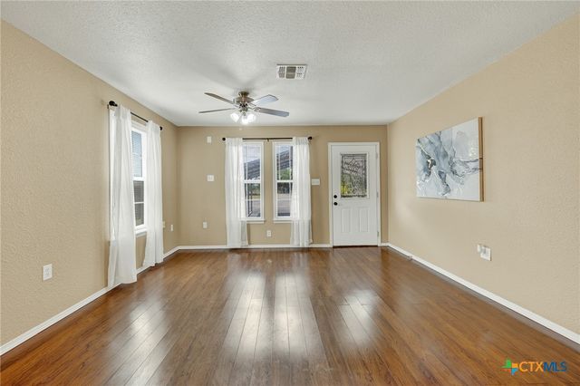 580 E Zipp Road, New Braunfels, TX 78130