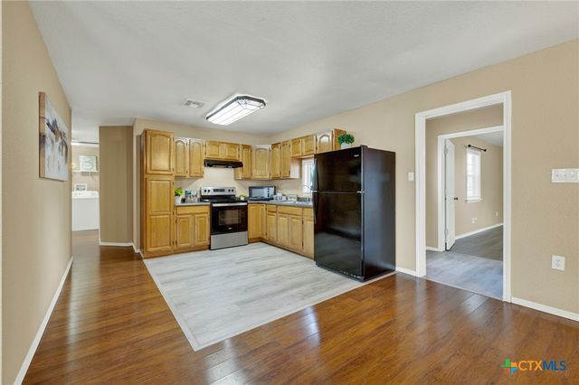 580 E Zipp Road, New Braunfels, TX 78130