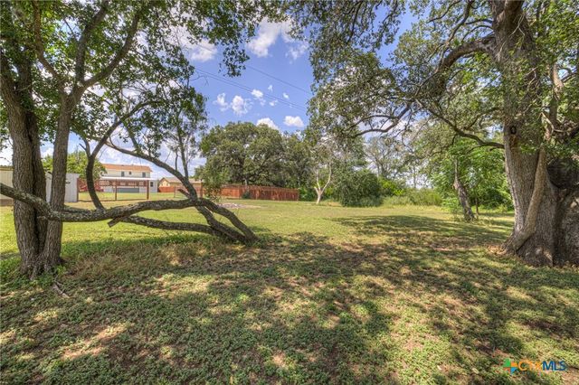 580 E Zipp Road, New Braunfels, TX 78130