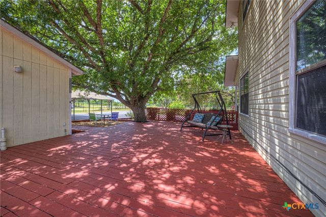 580 E Zipp Road, New Braunfels, TX 78130