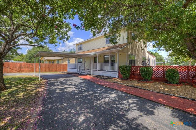 580 E Zipp Road, New Braunfels, TX 78130