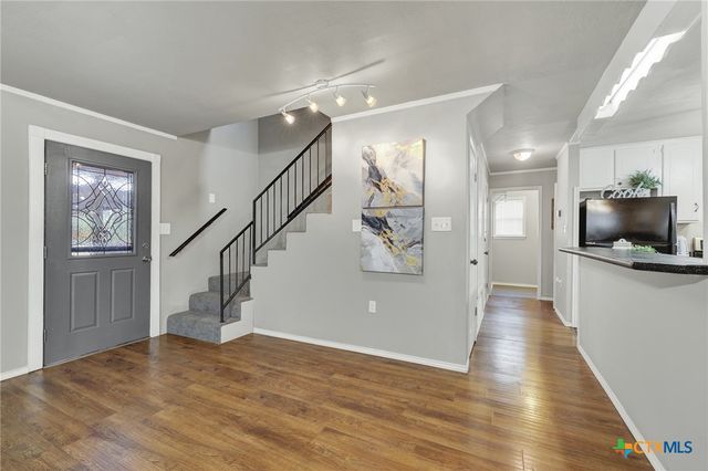 580 E Zipp Road, New Braunfels, TX 78130