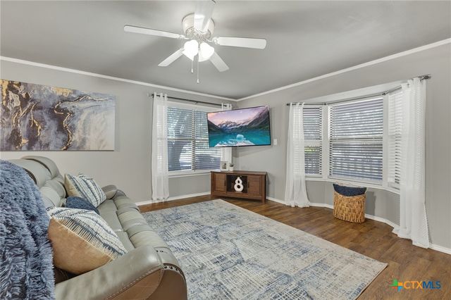 580 E Zipp Road, New Braunfels, TX 78130