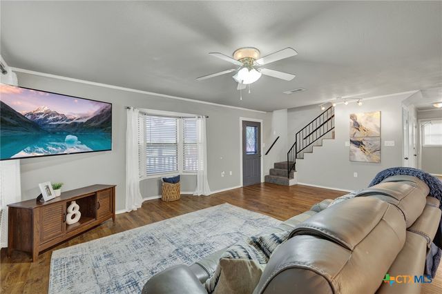 580 E Zipp Road, New Braunfels, TX 78130
