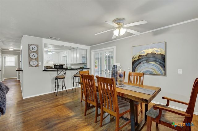 580 E Zipp Road, New Braunfels, TX 78130