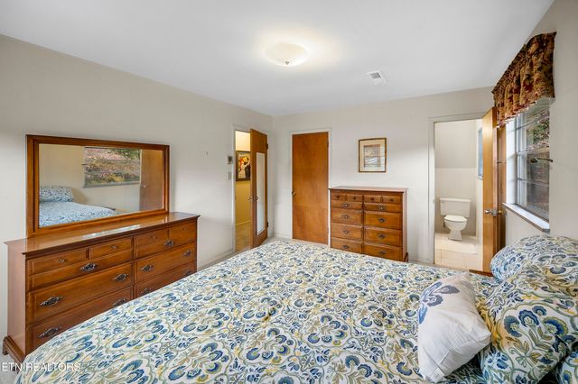 1212 April Drive, Knoxville, TN 37919