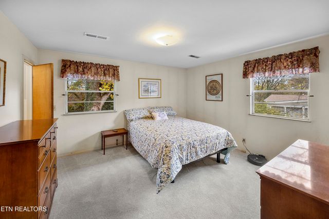 1212 April Drive, Knoxville, TN 37919