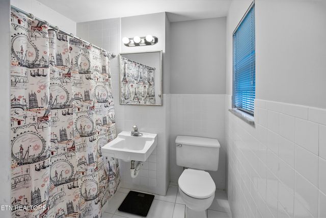 1212 April Drive, Knoxville, TN 37919