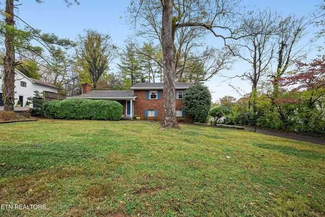 1212 April Drive, Knoxville, TN 37919