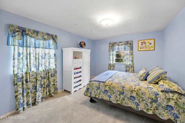 1212 April Drive, Knoxville, TN 37919