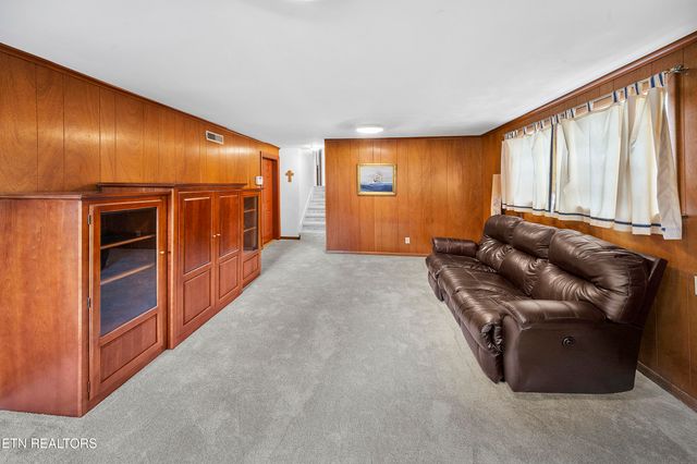 1212 April Drive, Knoxville, TN 37919