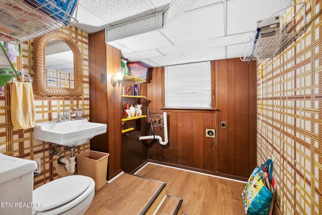 1212 April Drive, Knoxville, TN 37919