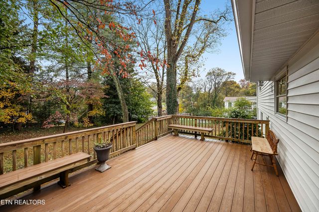 1212 April Drive, Knoxville, TN 37919