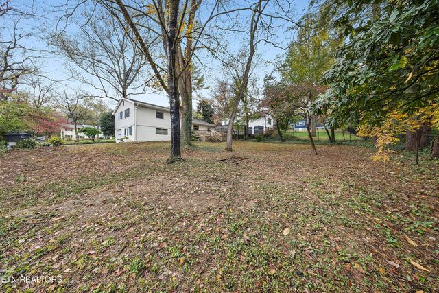 1212 April Drive, Knoxville, TN 37919