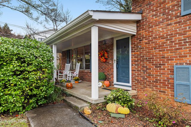 1212 April Drive, Knoxville, TN 37919