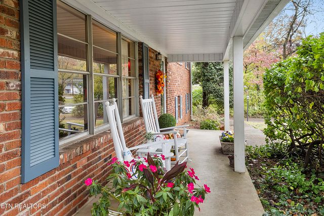 1212 April Drive, Knoxville, TN 37919