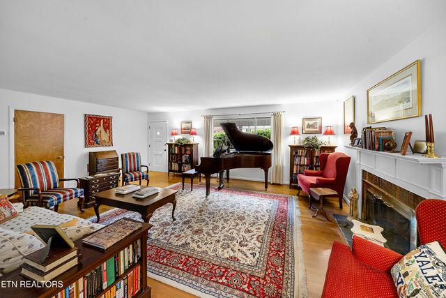 1212 April Drive, Knoxville, TN 37919