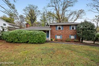 1212 April Drive, Knoxville, TN 37919