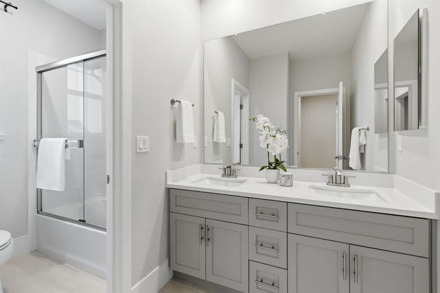 10922 Shadowport Ct, Stockton, CA 95219