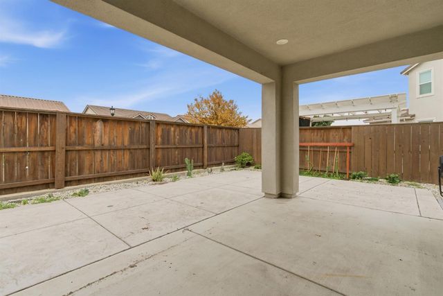 10922 Shadowport Ct, Stockton, CA 95219