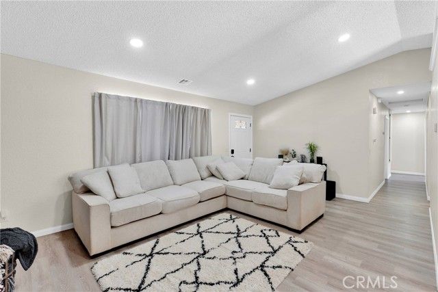 14769 Nanticoke Road, Apple Valley, CA 92307