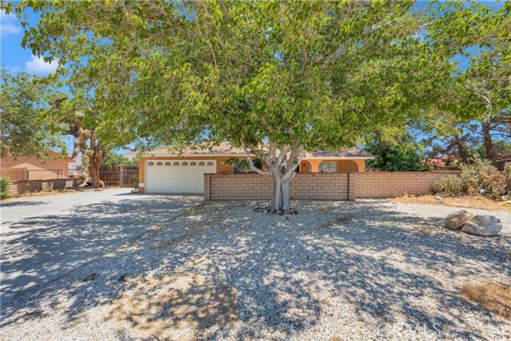 14769 Nanticoke Road, Apple Valley, CA 92307