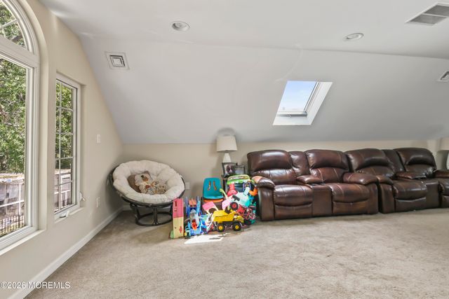 38 Edna Court, Toms River, NJ 08755