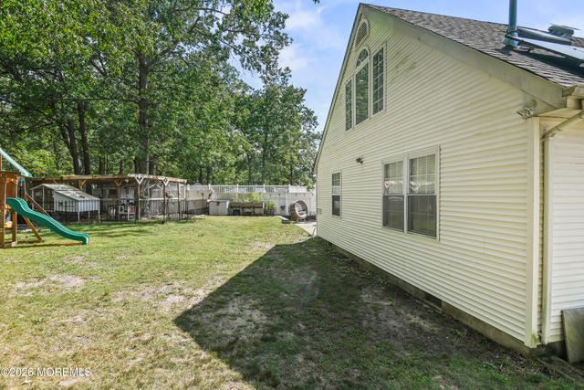 38 Edna Court, Toms River, NJ 08755
