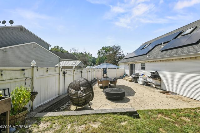 38 Edna Court, Toms River, NJ 08755
