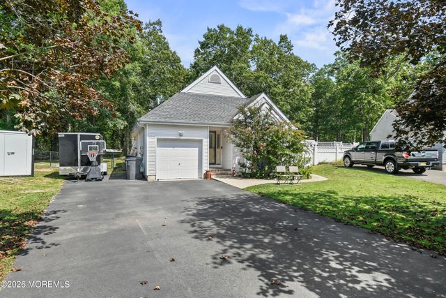 38 Edna Court, Toms River, NJ 08755