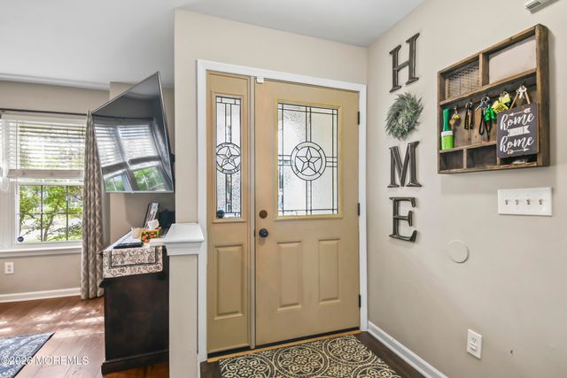 38 Edna Court, Toms River, NJ 08755