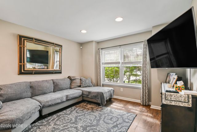 38 Edna Court, Toms River, NJ 08755