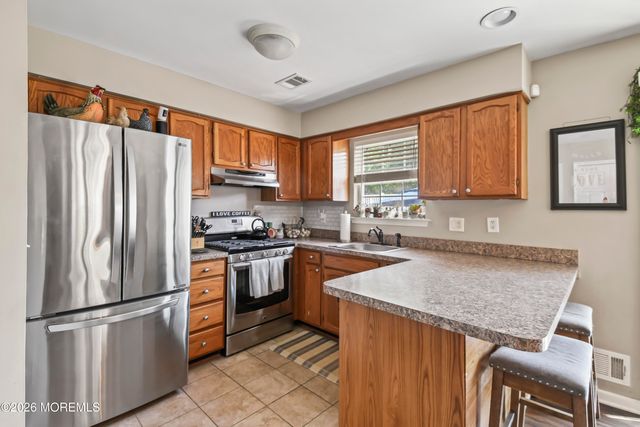38 Edna Court, Toms River, NJ 08755
