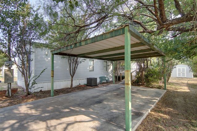 2307 NE 2nd Street, Mineral Wells, TX 76067