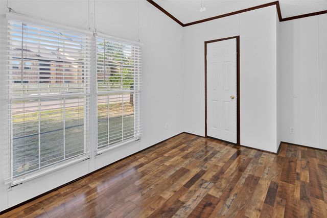 2307 NE 2nd Street, Mineral Wells, TX 76067