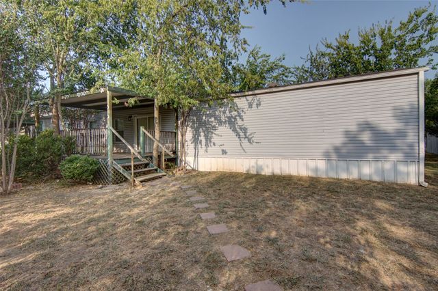 2307 NE 2nd Street, Mineral Wells, TX 76067