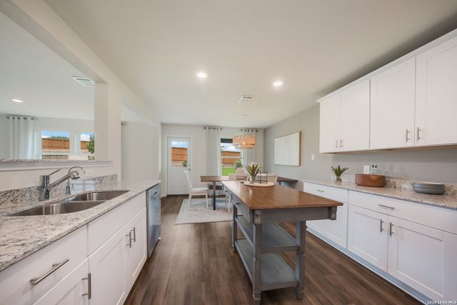 432 Raven Row, Marion, TX 78124