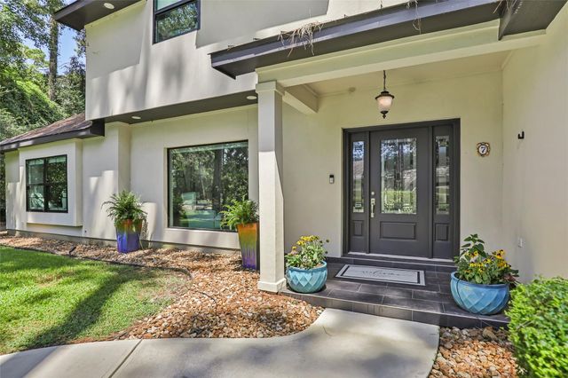 7 Summit Lake Drive, Kingwood, TX 77339