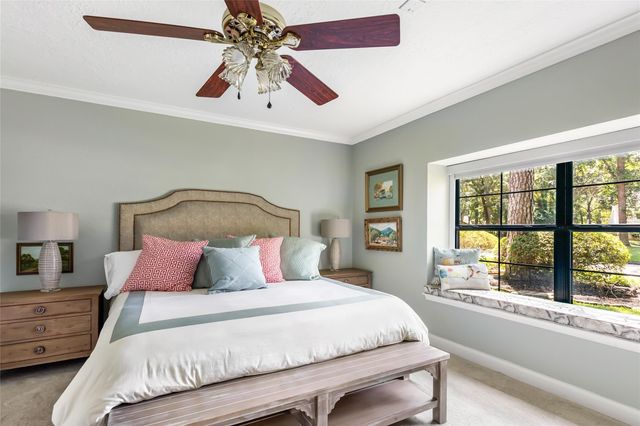 7 Summit Lake Drive, Kingwood, TX 77339