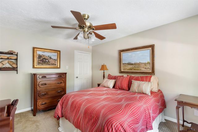 7 Summit Lake Drive, Kingwood, TX 77339