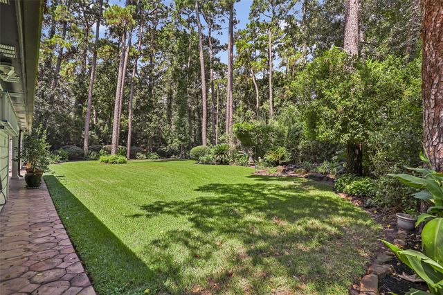 7 Summit Lake Drive, Kingwood, TX 77339