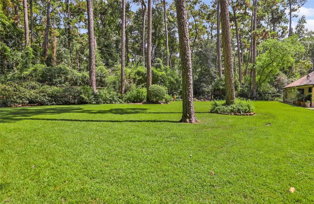 7 Summit Lake Drive, Kingwood, TX 77339