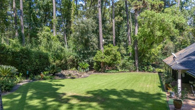 7 Summit Lake Drive, Kingwood, TX 77339
