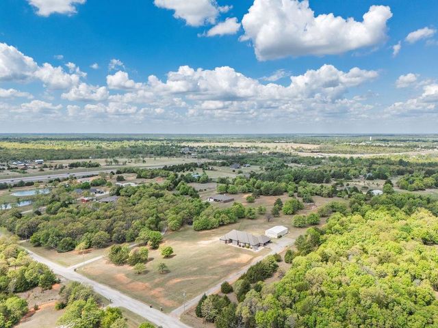 18831 Rockcreek Road, Harrah, OK 73045