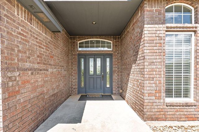 18831 Rockcreek Road, Harrah, OK 73045