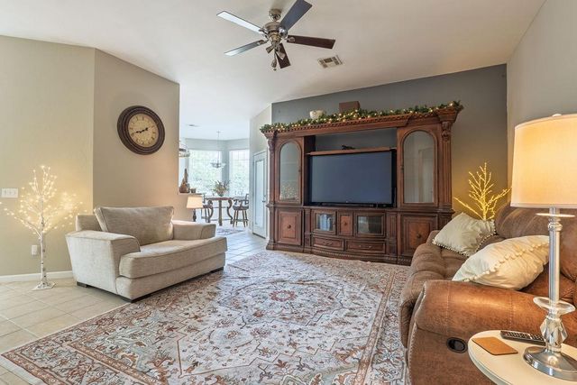 18831 Rockcreek Road, Harrah, OK 73045