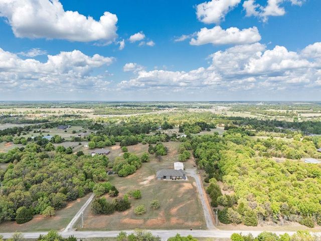 18831 Rockcreek Road, Harrah, OK 73045